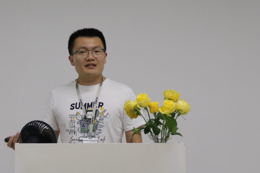 王鹏立：八年耕耘话专业